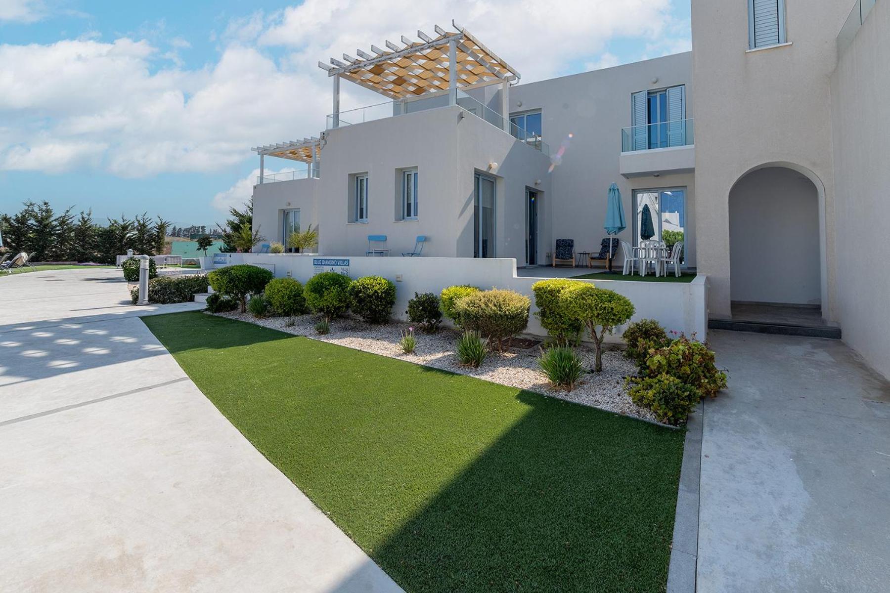 Blue Diamond Beach Villas Paphos Exterior foto