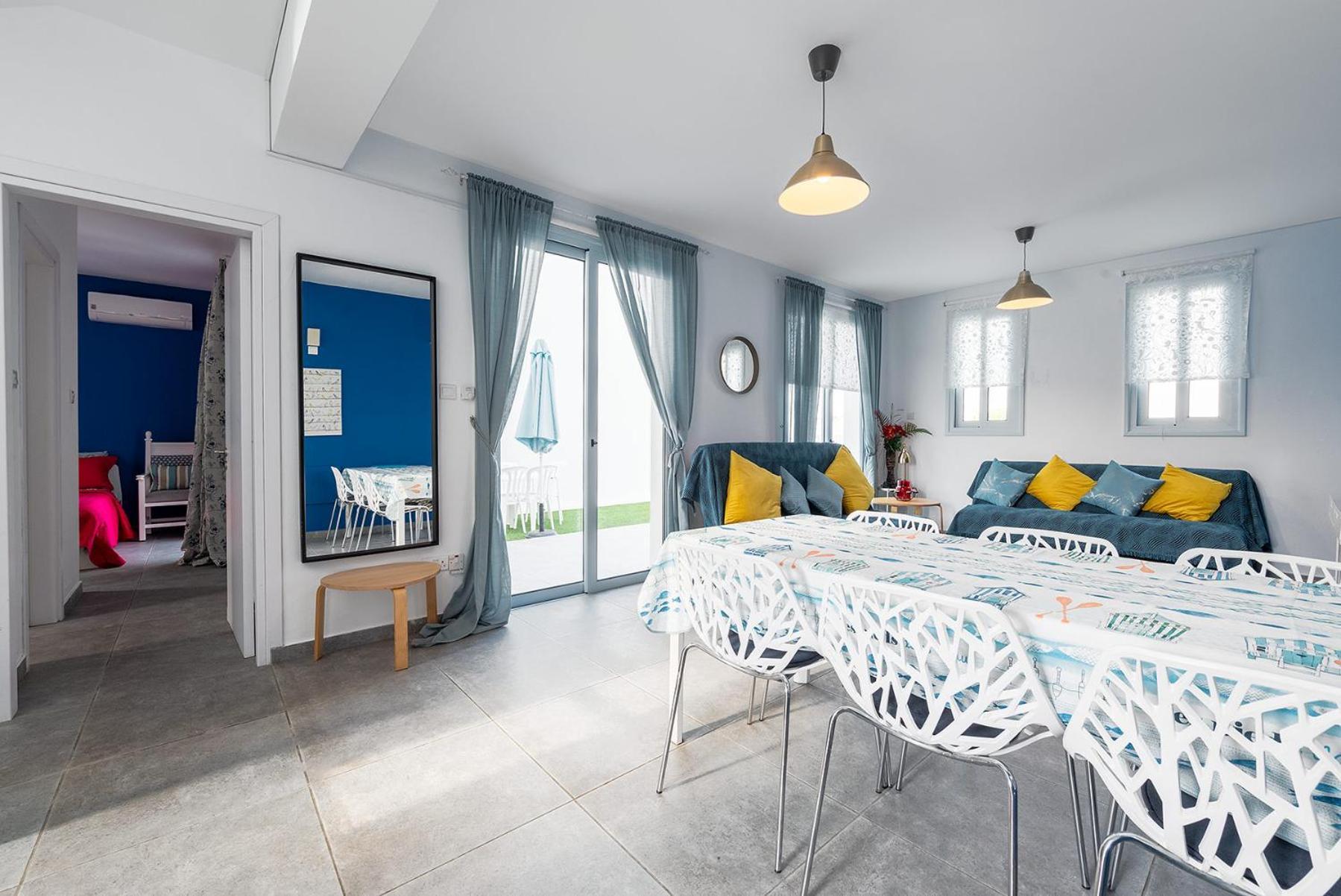 Blue Diamond Beach Villas Paphos Exterior foto