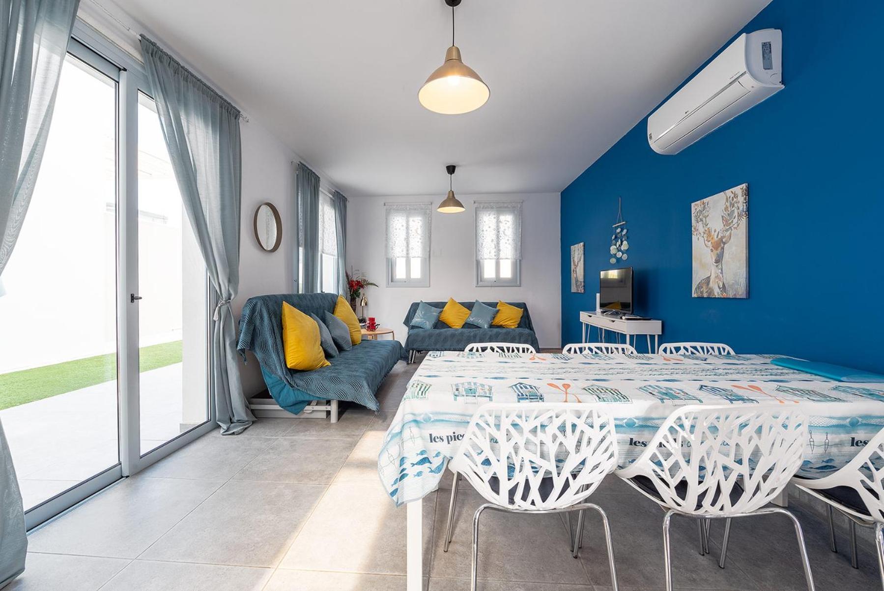 Blue Diamond Beach Villas Paphos Exterior foto