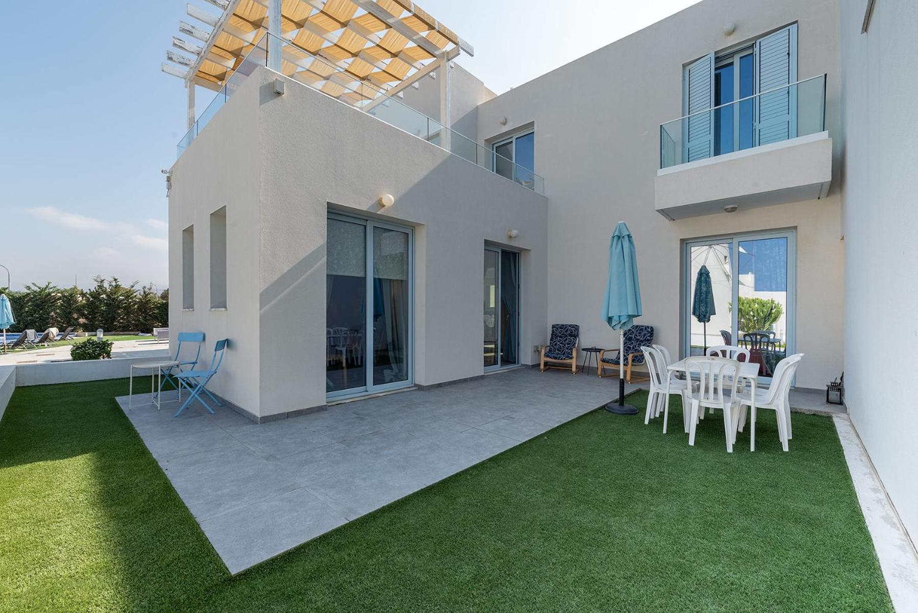 Blue Diamond Beach Villas Paphos Exterior foto