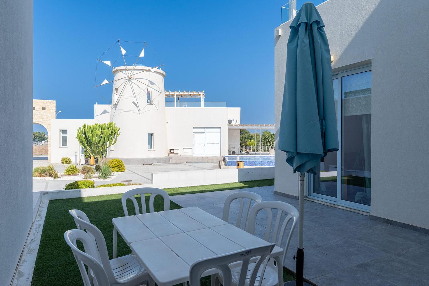 Blue Diamond Beach Villas Paphos Exterior foto