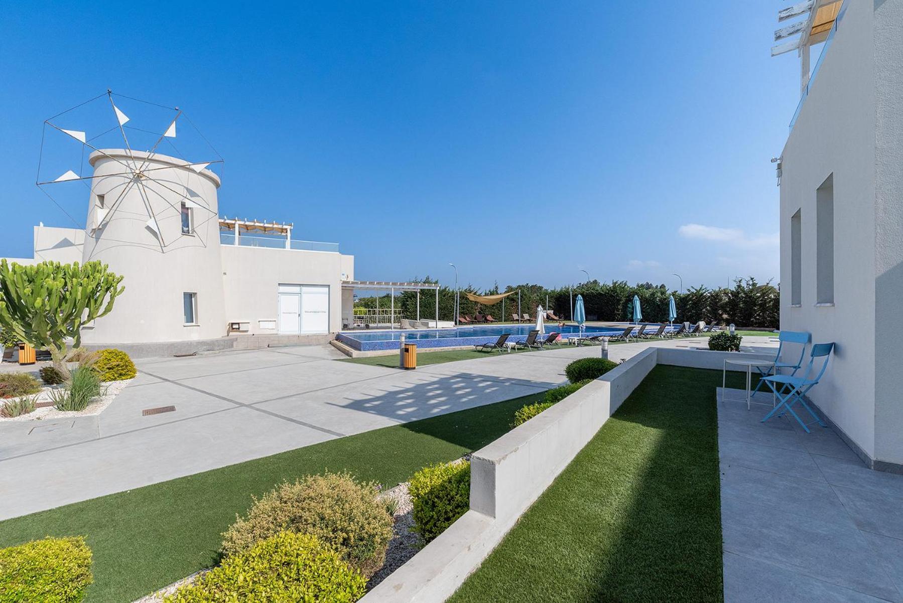 Blue Diamond Beach Villas Paphos Exterior foto