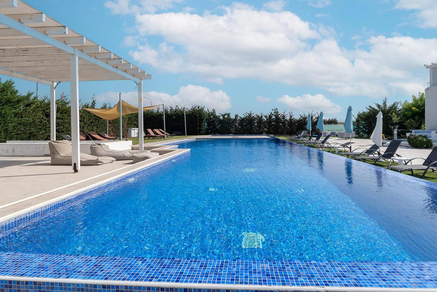 Blue Diamond Beach Villas Paphos Exterior foto