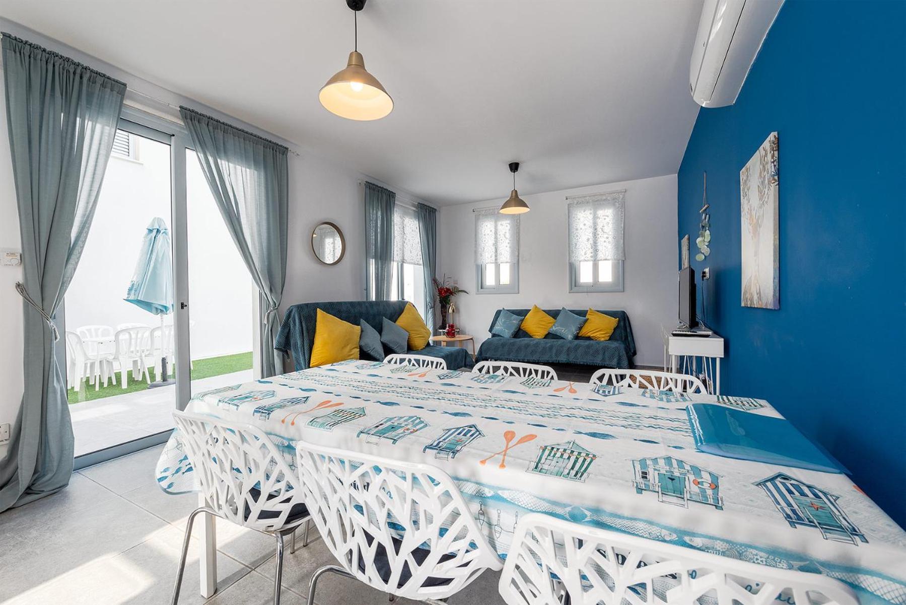 Blue Diamond Beach Villas Paphos Exterior foto