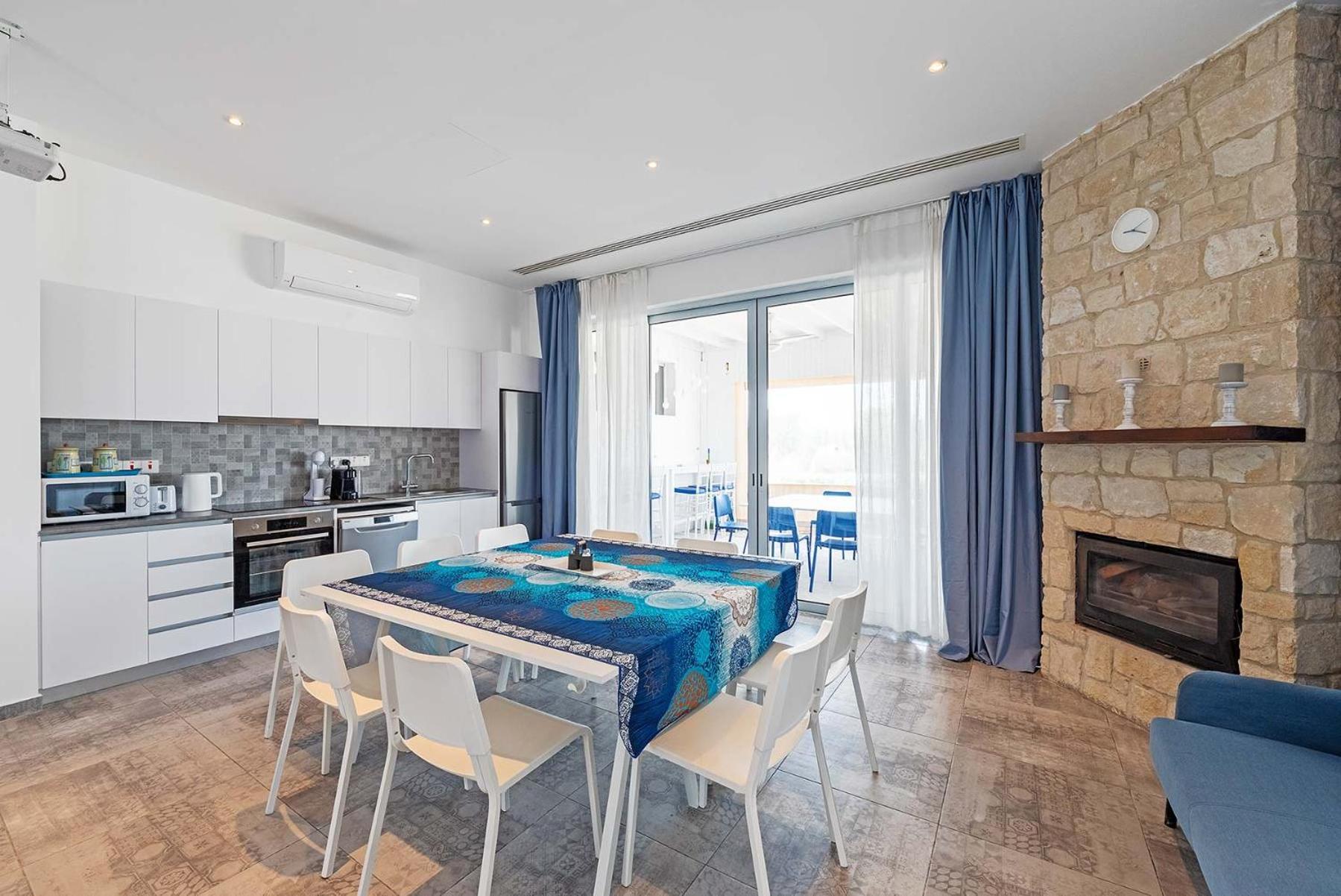 Blue Diamond Beach Villas Paphos Exterior foto