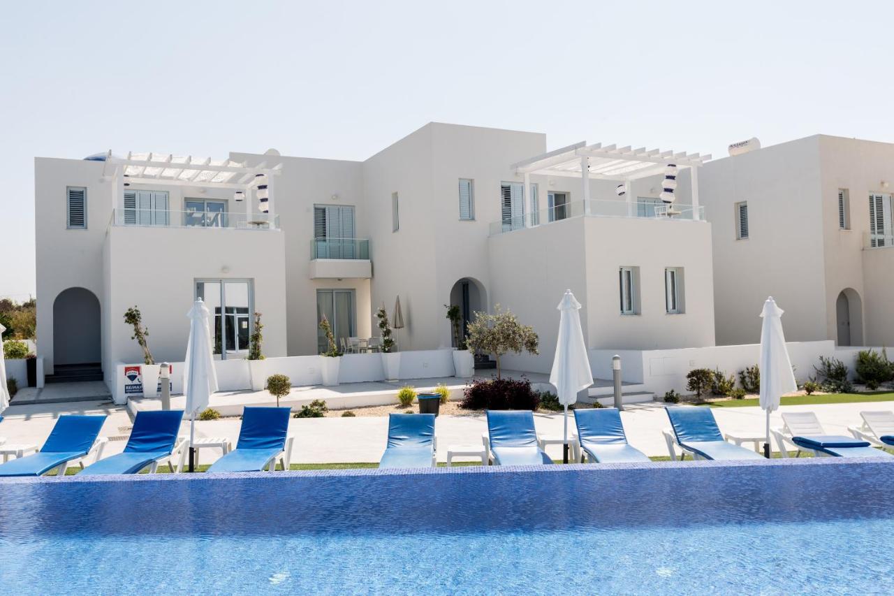 Blue Diamond Beach Villas Paphos Exterior foto