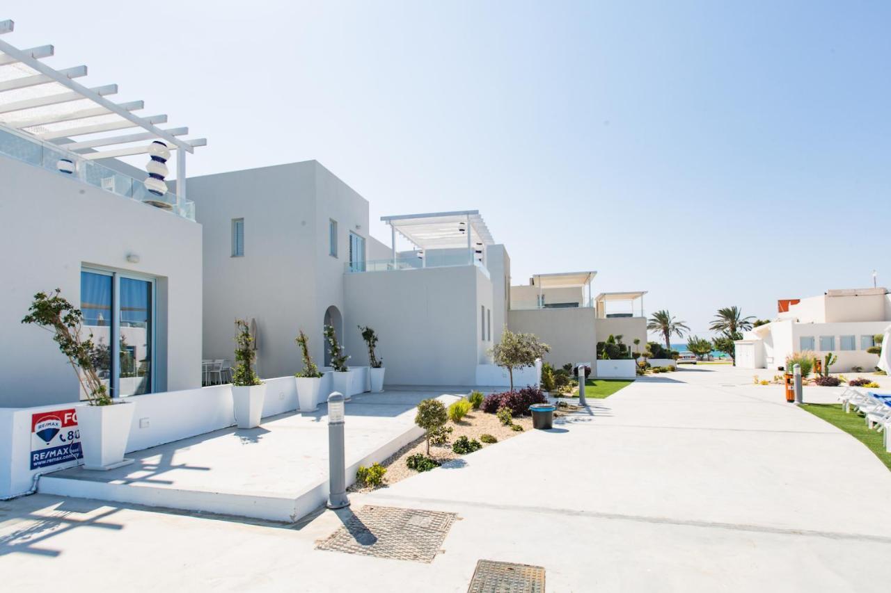 Blue Diamond Beach Villas Paphos Exterior foto