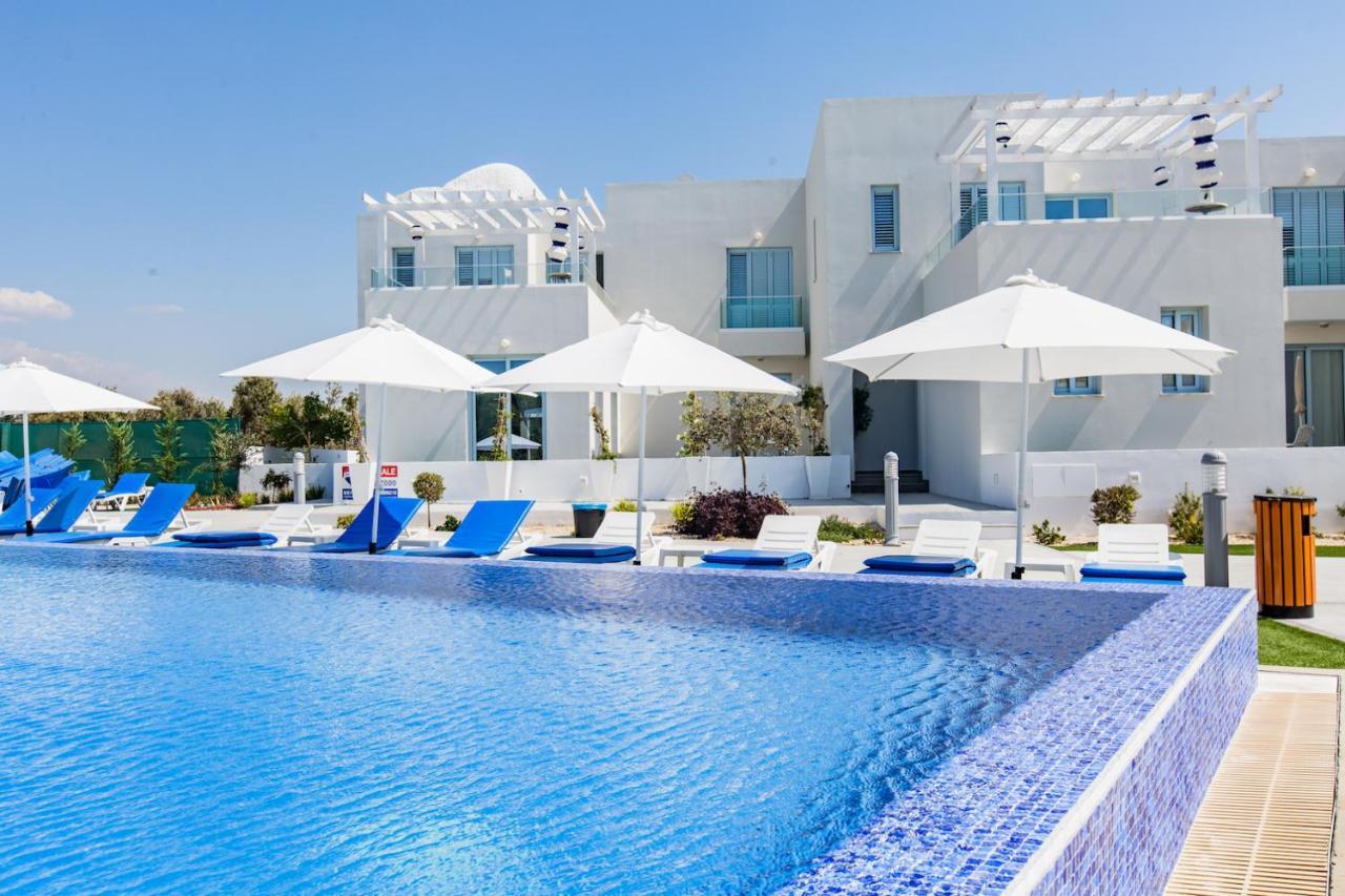 Blue Diamond Beach Villas Paphos Exterior foto