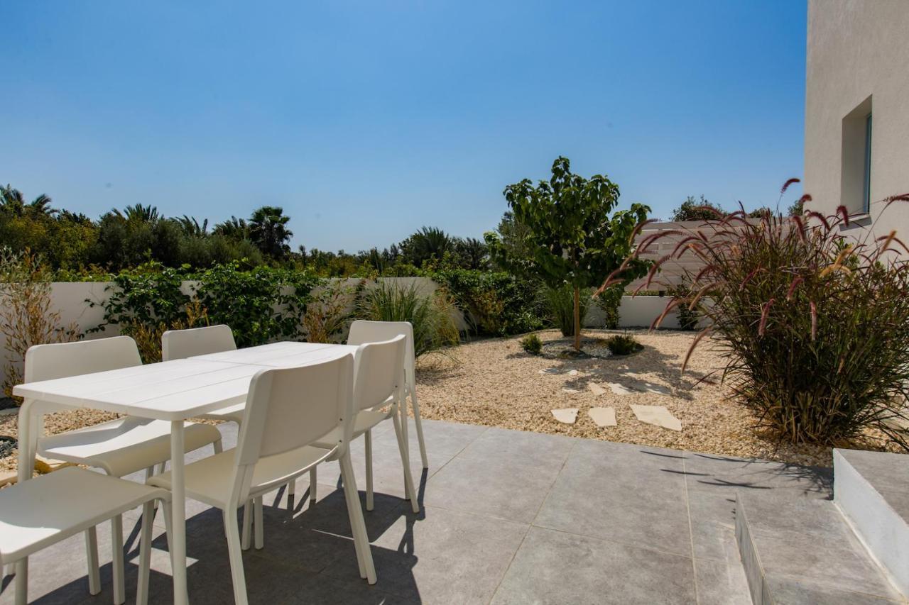 Blue Diamond Beach Villas Paphos Exterior foto