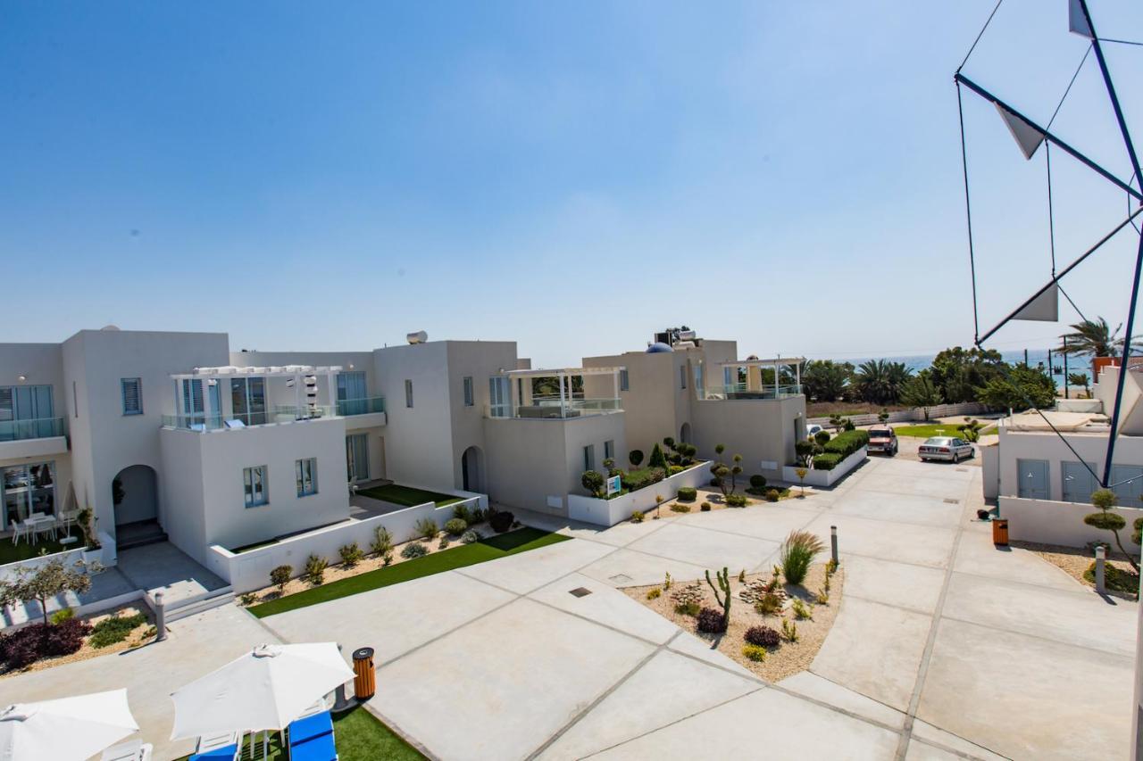 Blue Diamond Beach Villas Paphos Exterior foto