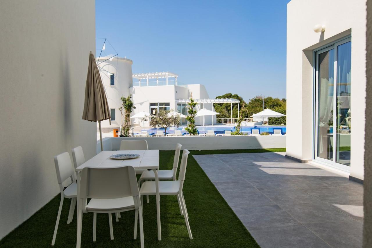 Blue Diamond Beach Villas Paphos Exterior foto