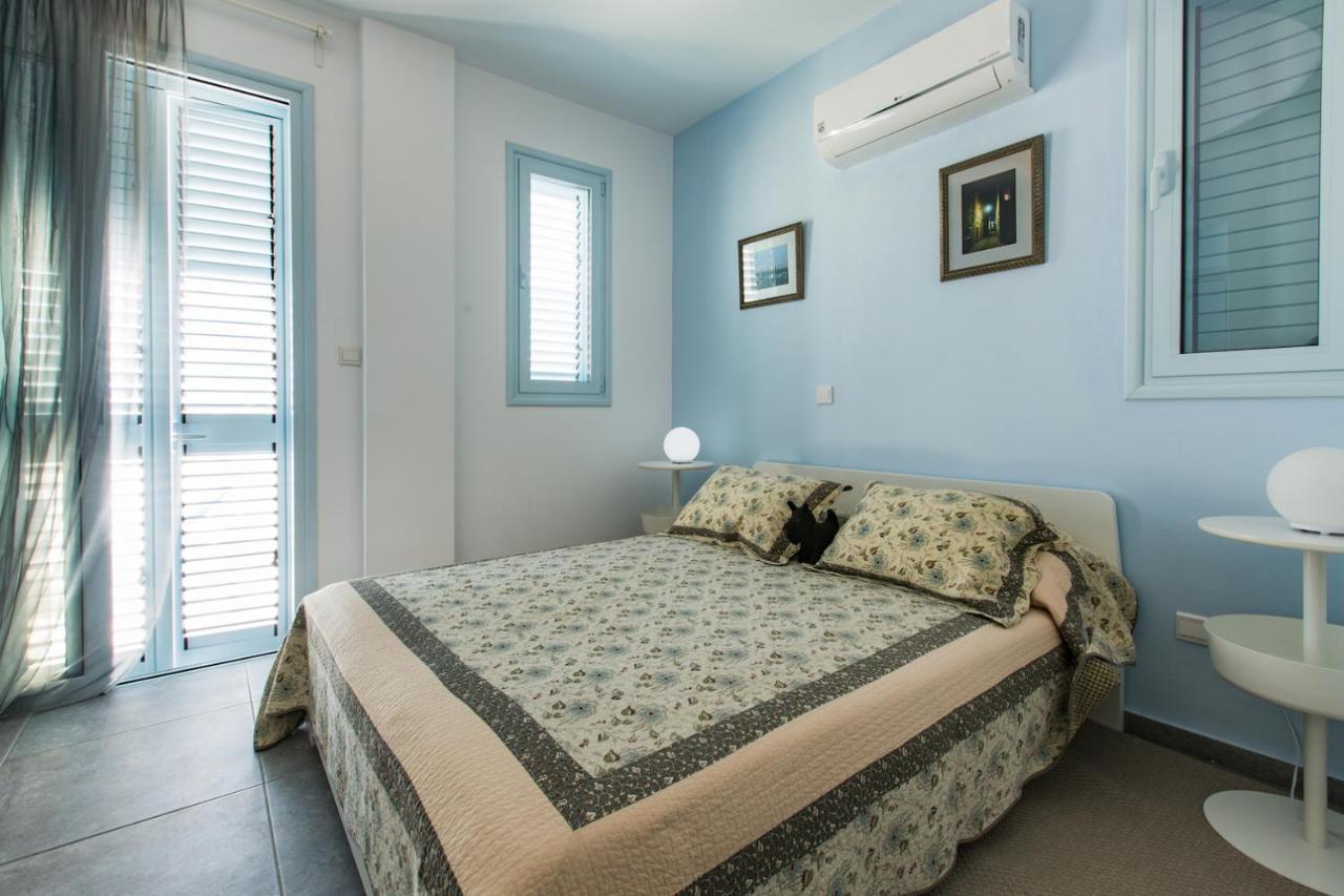 Blue Diamond Beach Villas Paphos Exterior foto