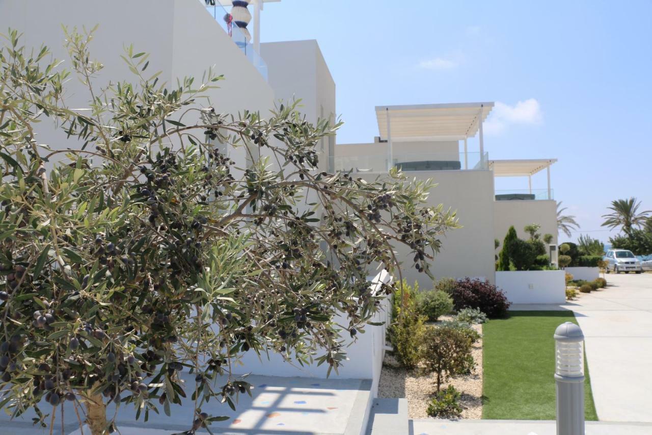 Blue Diamond Beach Villas Paphos Exterior foto